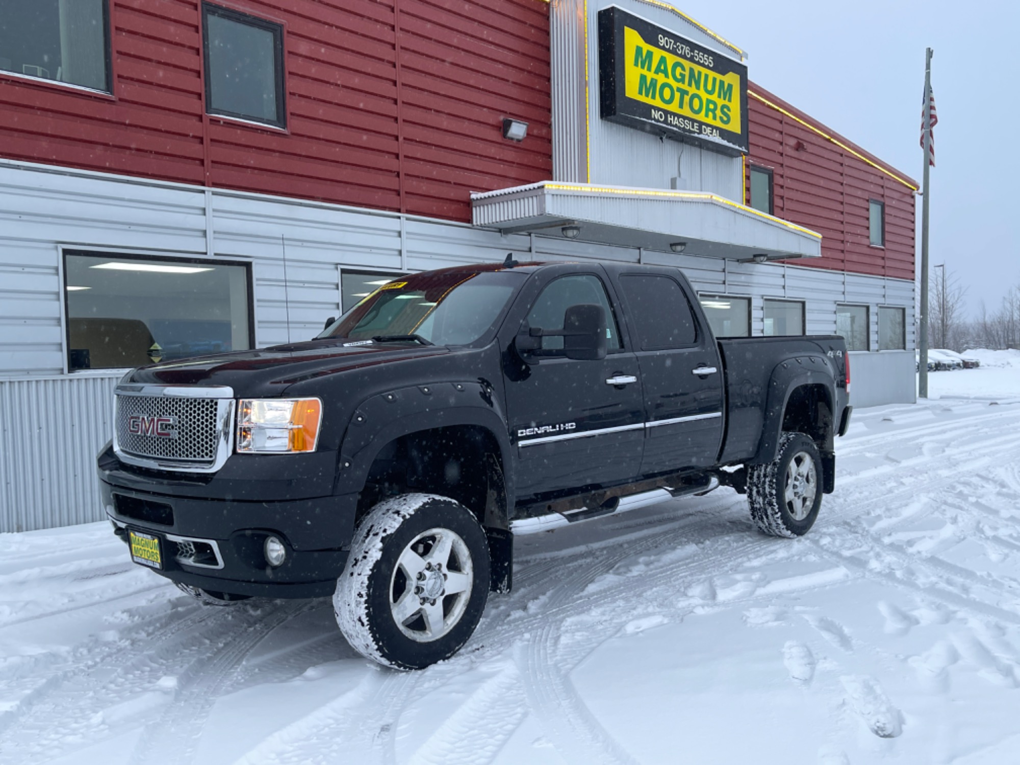 photo of 2014 GMC Sierra 2500HD Denali Crew Cab 4WD